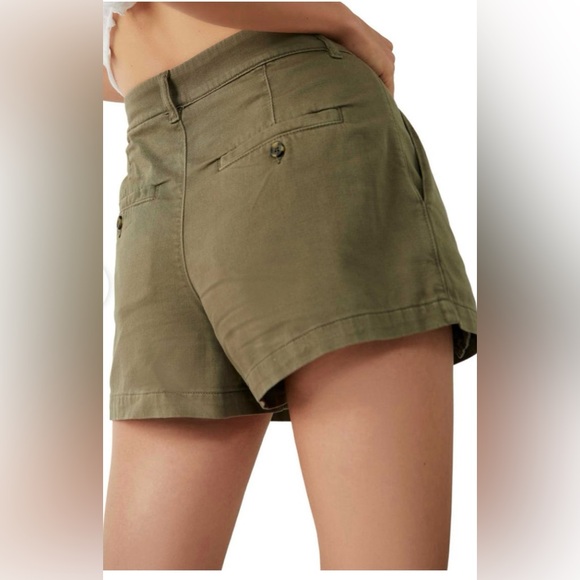Free People Billie Chino Shorts, size 10 - Picture 5 of 8